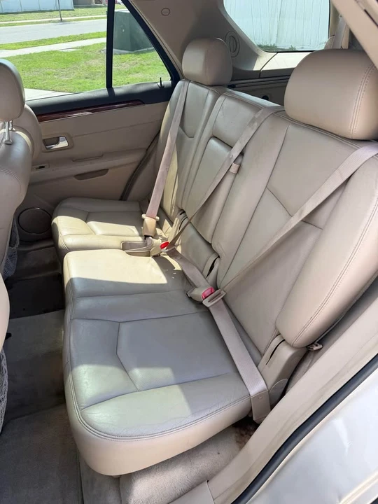 2007 Cadillac SRX - Image 12 of 13