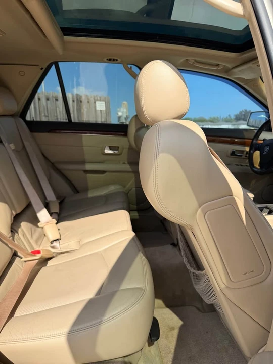 2007 Cadillac SRX - Image 9 of 13
