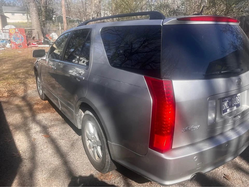 2007 Cadillac SRX - Image 4 of 10