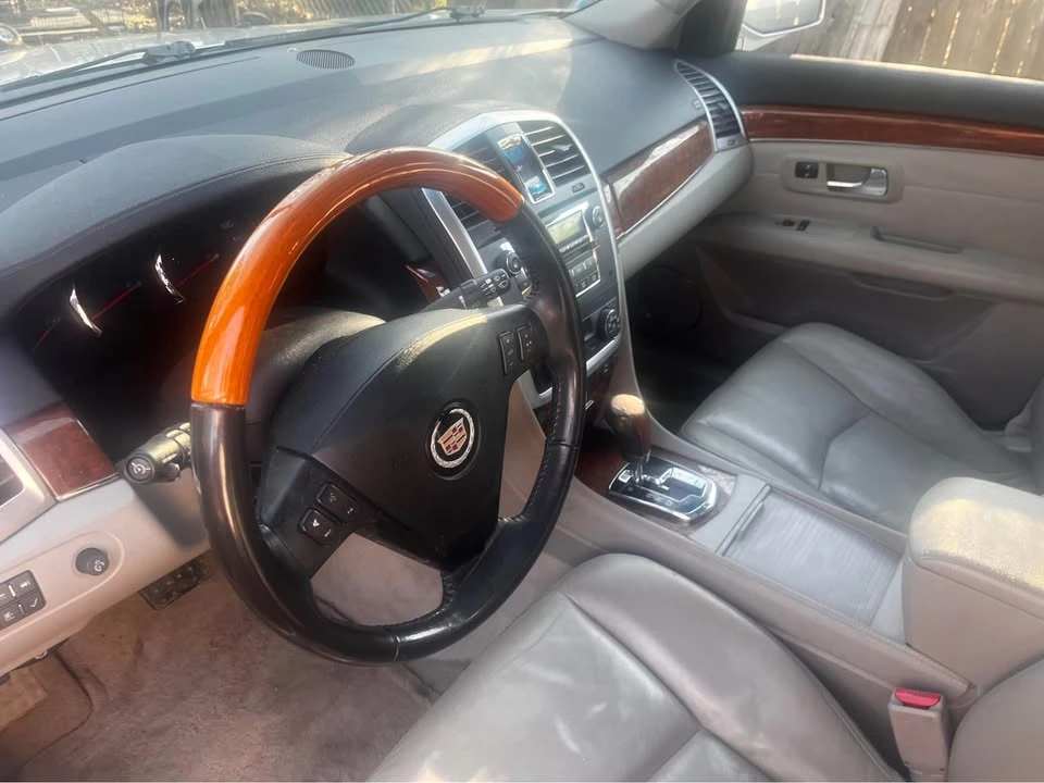 2007 Cadillac SRX - Image 5 of 10