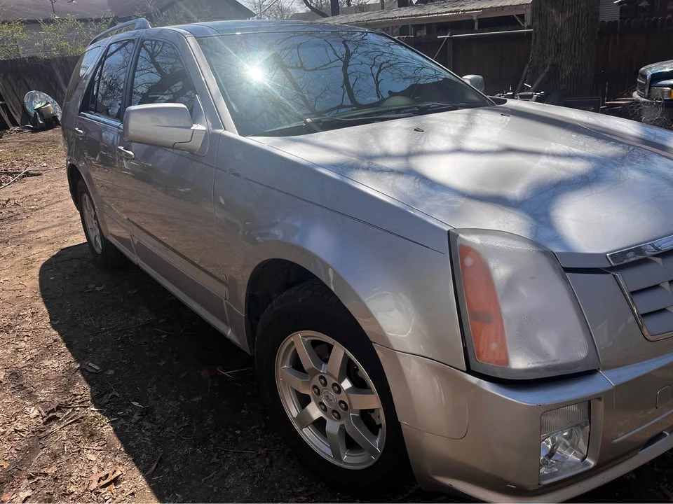2007 Cadillac SRX - Image 2 of 10