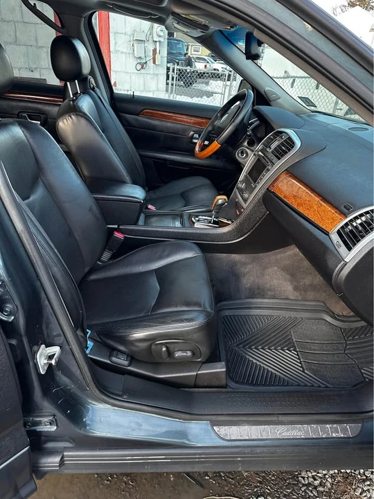 2007 Cadillac SRX - Image 9 of 13