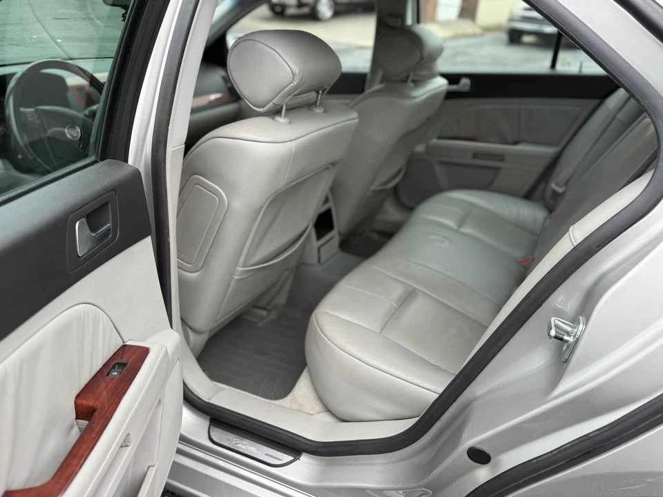 2007 Cadillac STS - Image 9 of 17