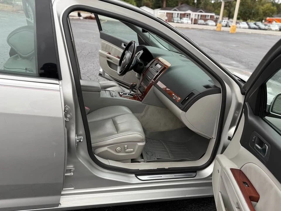 2007 Cadillac STS - Image 10 of 17