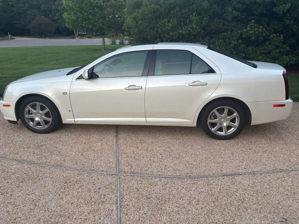 2007 Cadillac STS - Image 2 of 8