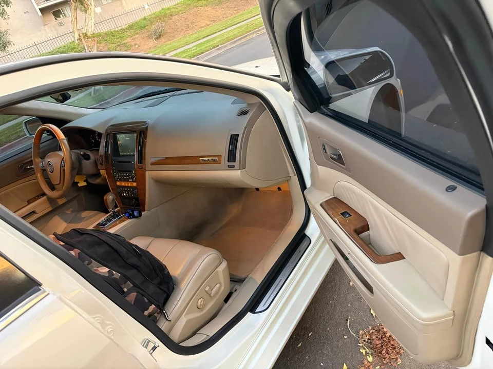 2007 Cadillac STS - Image 8 of 10