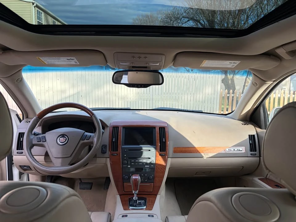 2007 Cadillac STS - Image 10 of 15