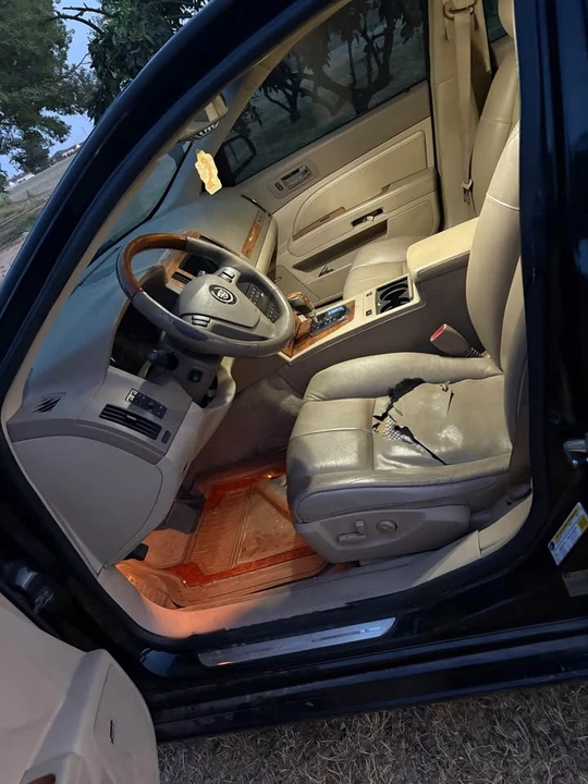 2007 Cadillac STS - Image 6 of 8