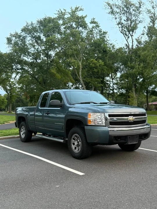 2007 Chevrolet Silverado 2nd Gen - Image 2 of 10