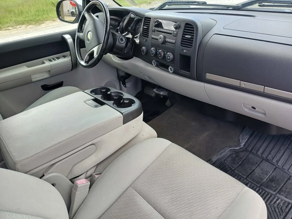 2007 Chevrolet Silverado 2nd Gen - Image 2 of 10