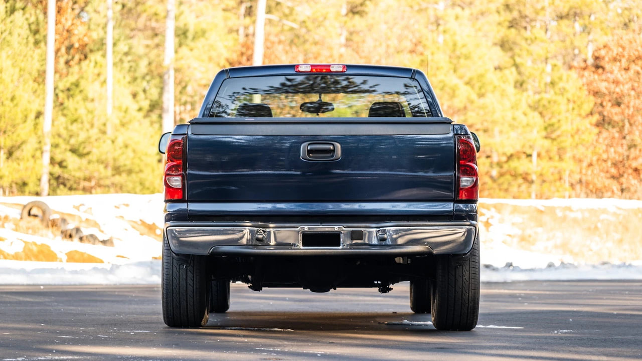 2007 Chevrolet Silverado - Image 15 of 30