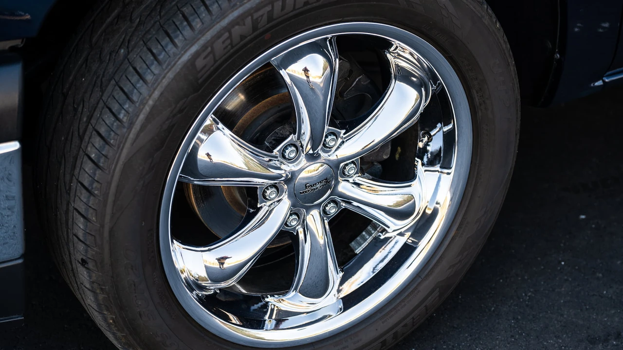 2007 Chevrolet Silverado - Image 18 of 30