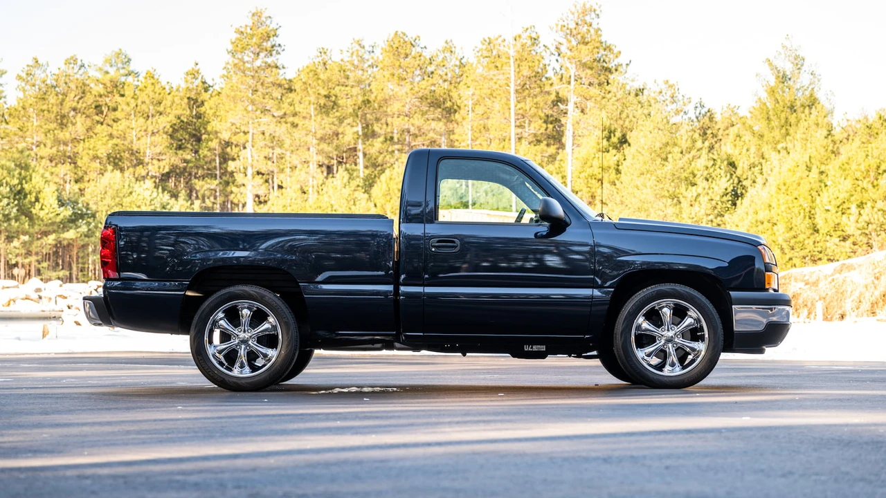 2007 Chevrolet Silverado - Image 8 of 30