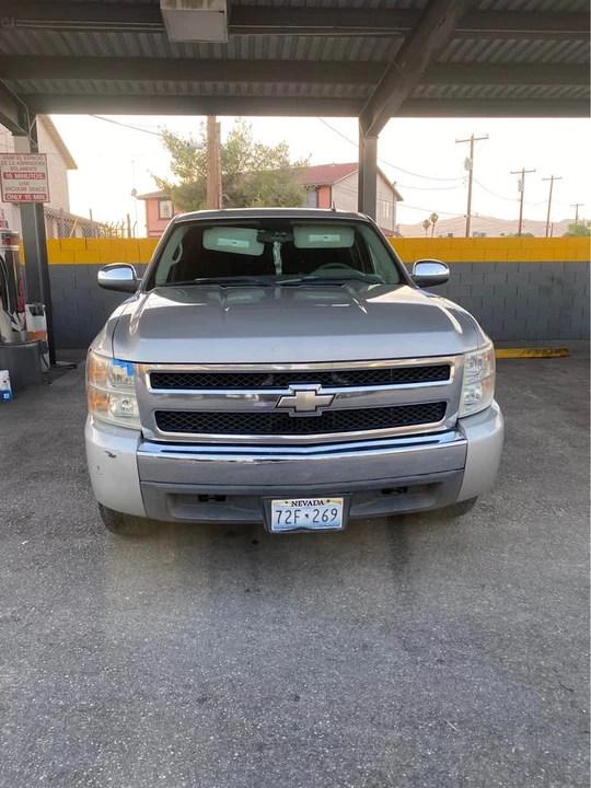 2007 Chevrolet Silverado - Image 2 of 13
