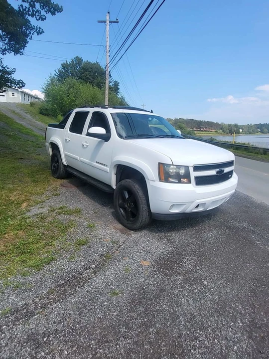 2007 Chevrolet Avalanche - Image 2 of 11