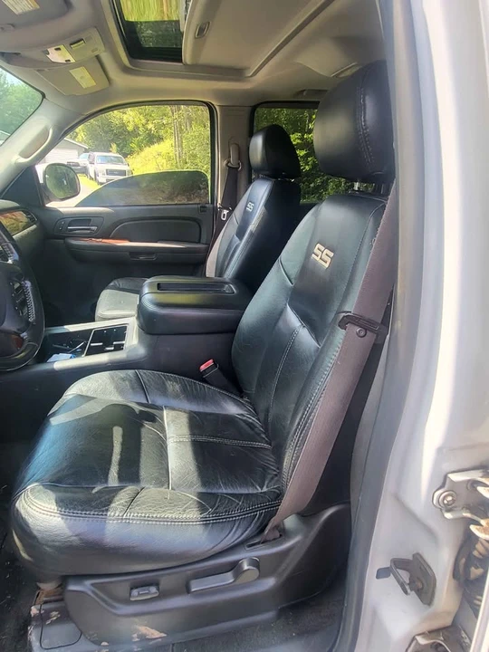 2007 Chevrolet Avalanche - Image 6 of 11
