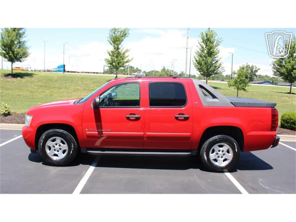 2007 Chevrolet Avalanche - Image 26 of 31