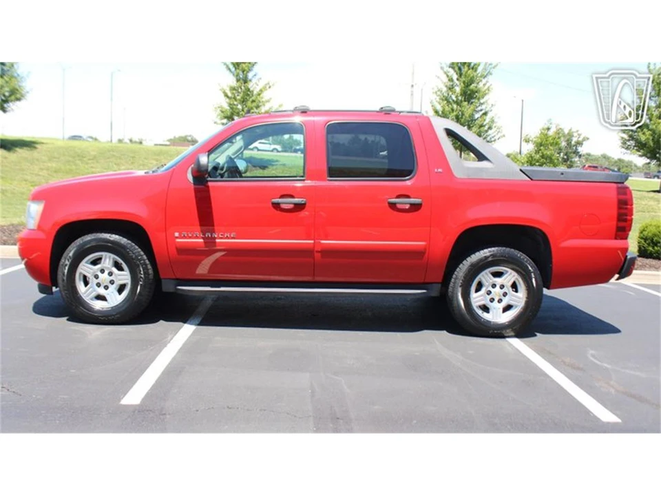2007 Chevrolet Avalanche - Image 27 of 31