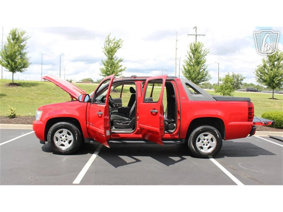 2007 Chevrolet Avalanche - Image 12 of 31