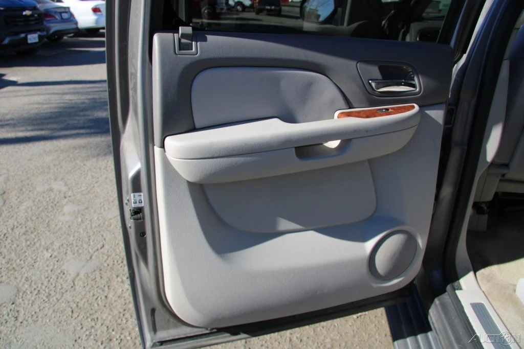 2007 Chevrolet Avalanche - Image 20 of 21