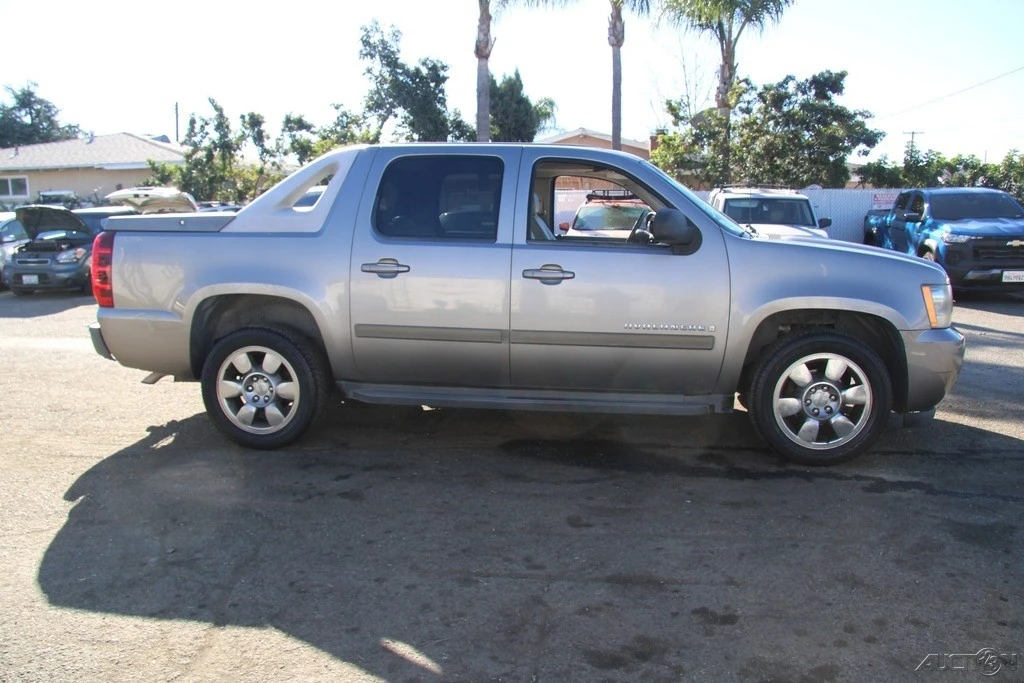 2007 Chevrolet Avalanche - Image 7 of 21
