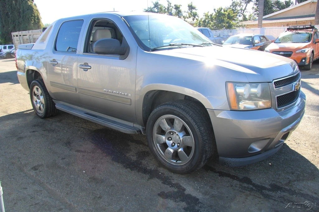 2007 Chevrolet Avalanche - Image 8 of 21