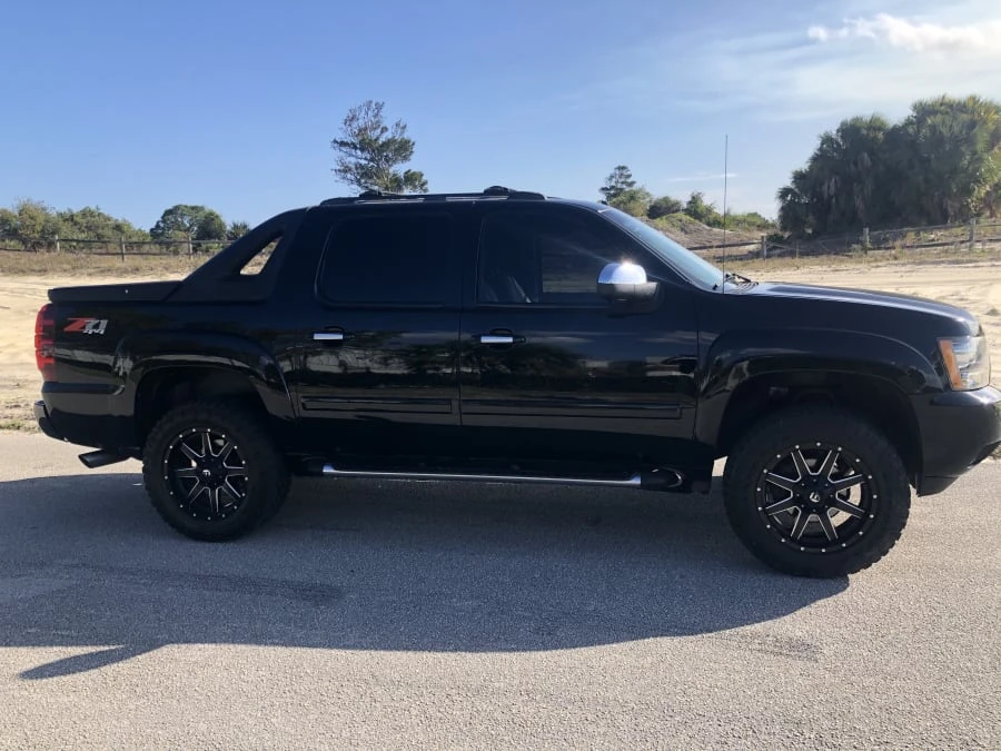 2007 Chevrolet Avalanche - Image 2 of 12