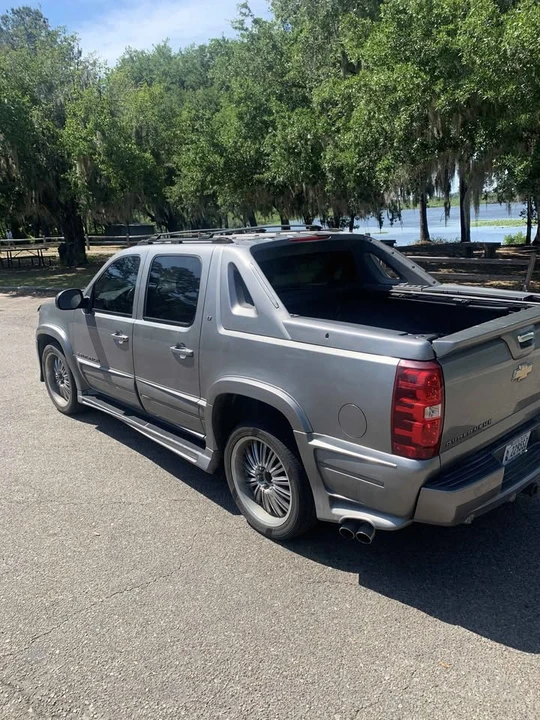 2007 Chevrolet Avalanche - Image 2 of 4