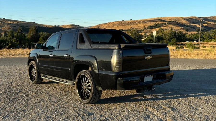 2007 Chevrolet Avalanche - Image 3 of 28