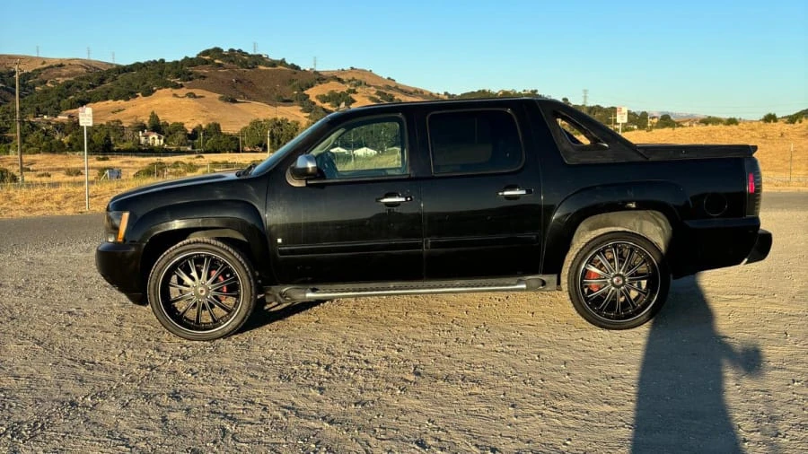 2007 Chevrolet Avalanche - Image 2 of 28