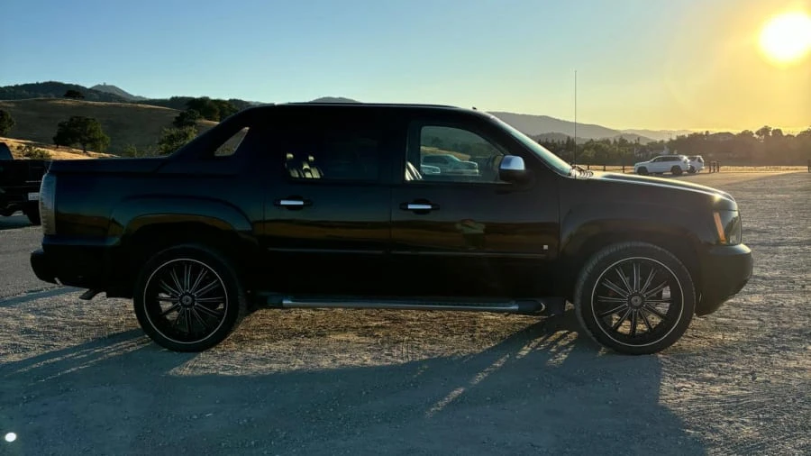 2007 Chevrolet Avalanche - Image 15 of 28