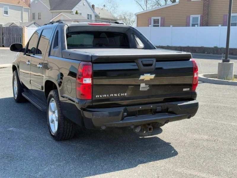 2007 Chevrolet Avalanche - Image 9 of 12