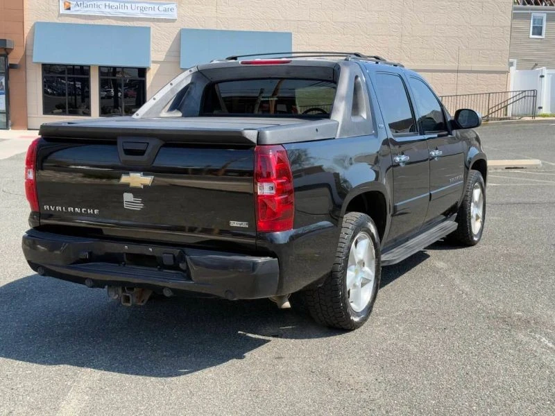 2007 Chevrolet Avalanche - Image 8 of 12