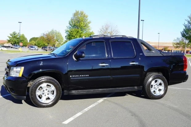 2007 Chevrolet Avalanche - Image 3 of 7