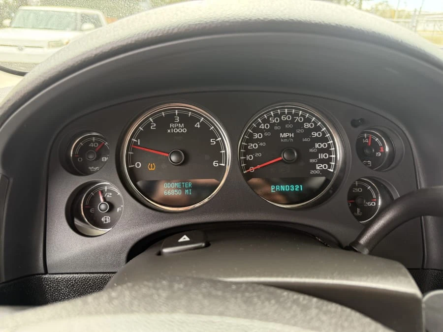 2007 Chevrolet Avalanche - Image 17 of 24