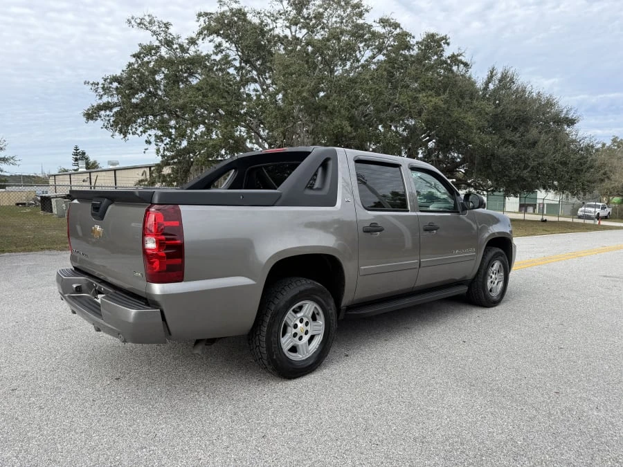 2007 Chevrolet Avalanche - Image 11 of 24