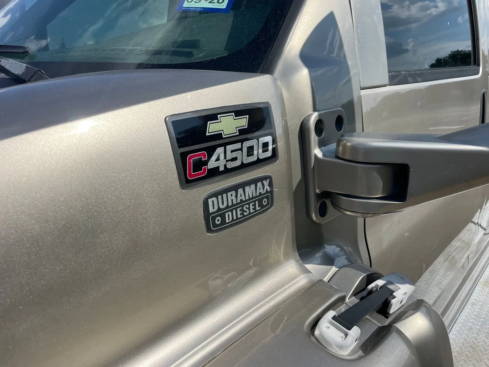 2007 Chevrolet Kodiak - Image 2 of 24