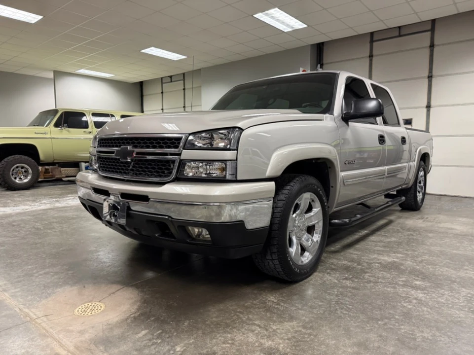 2007 Chevrolet Silverado 1st Gen - Image 2 of 24