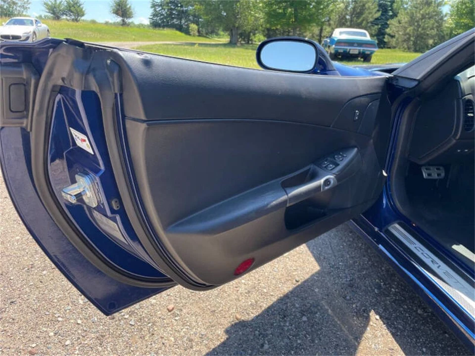 2007 Chevrolet Corvette C6 - Image 16 of 24