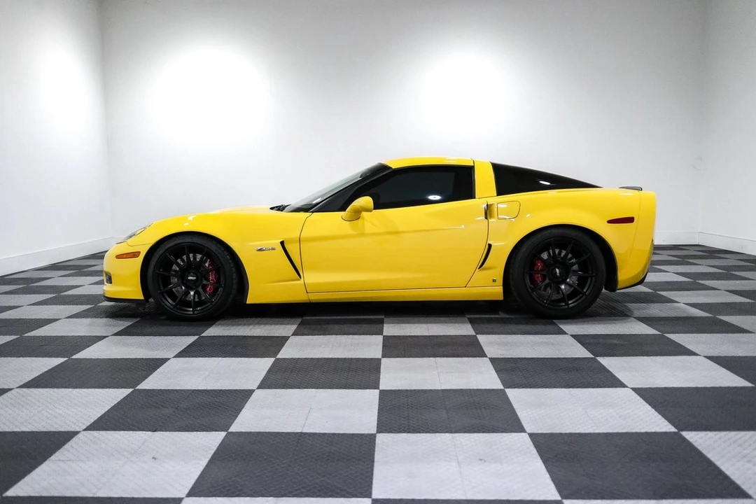 2007 Chevrolet Corvette C6 - Image 2 of 11