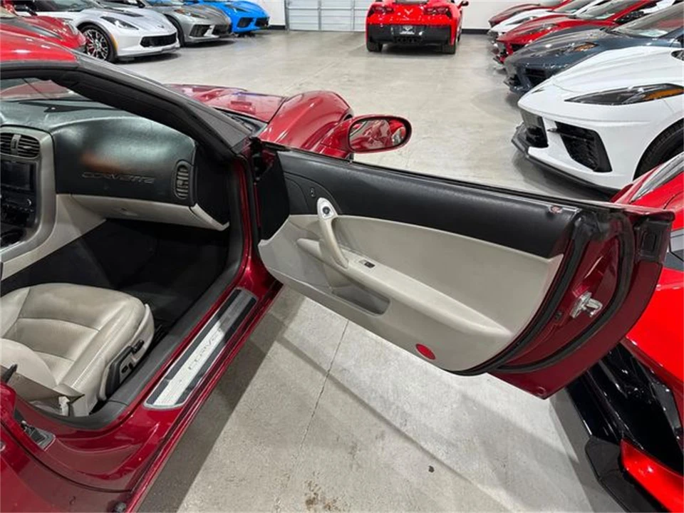 2007 Chevrolet Corvette C6 - Image 16 of 30