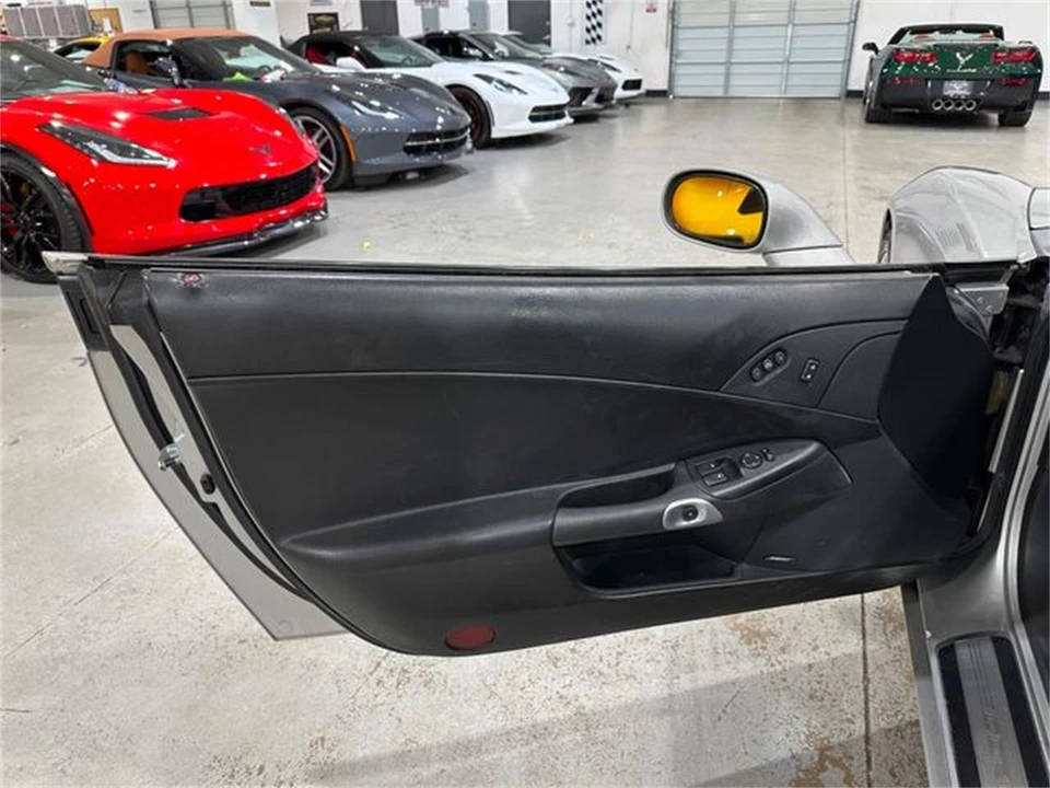 2007 Chevrolet Corvette C6 - Image 16 of 30