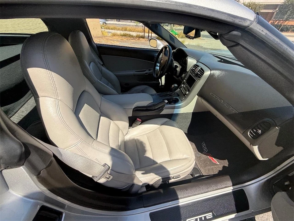 2007 Chevrolet Corvette C6 - Image 14 of 21