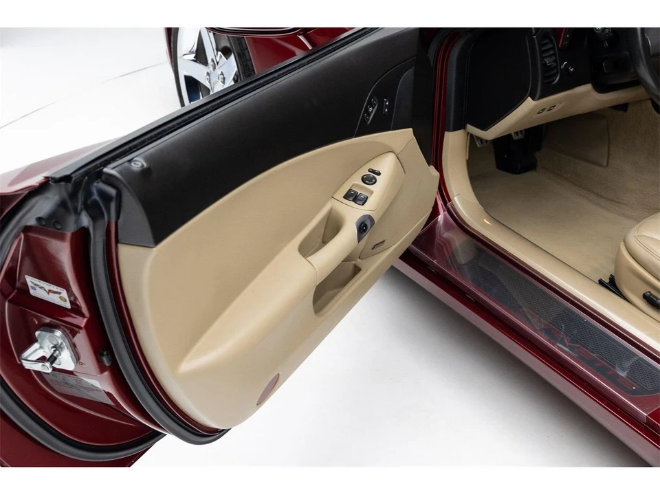 2007 Chevrolet Corvette C6 - Image 24 of 31