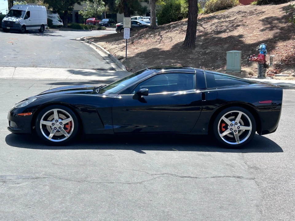 2007 Chevrolet Corvette C6 - Image 2 of 28