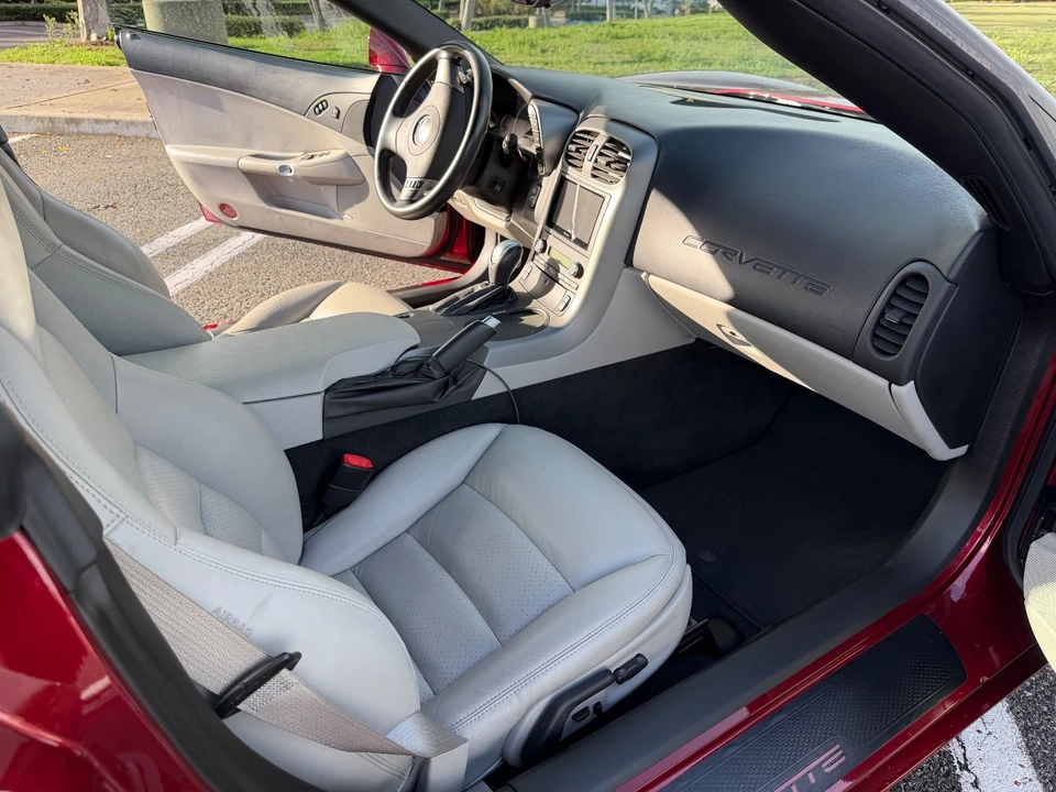 2007 Chevrolet Corvette C6 - Image 9 of 16