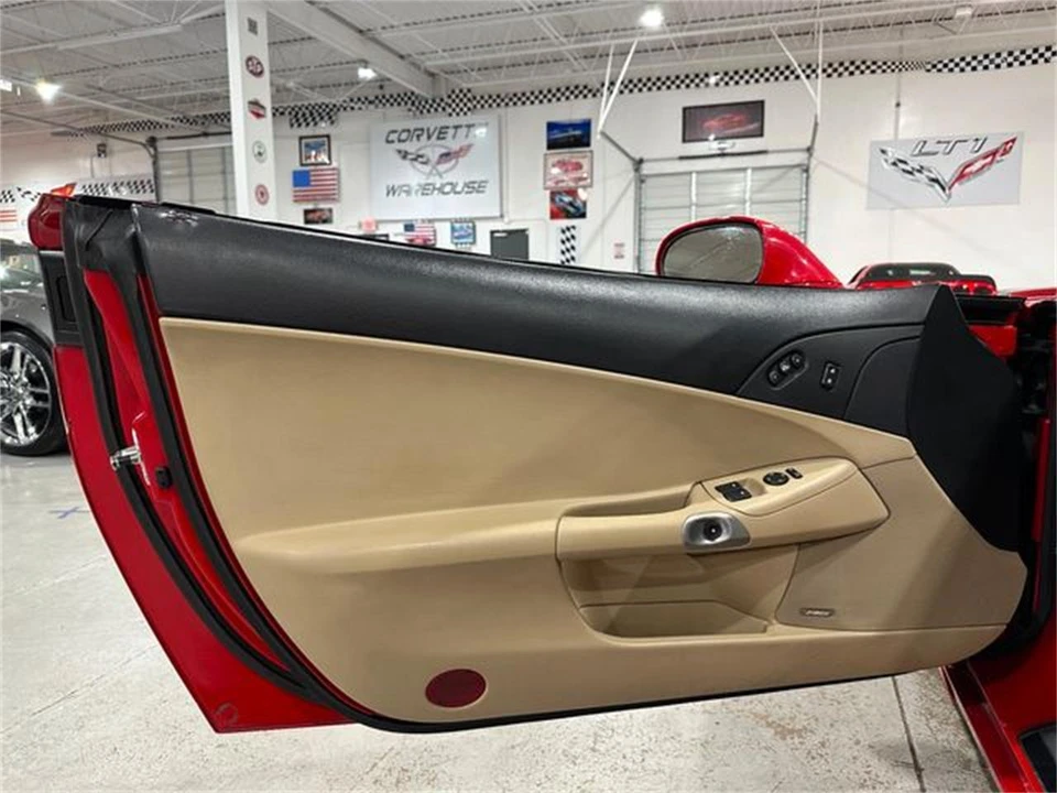 2007 Chevrolet Corvette C6 - Image 15 of 30