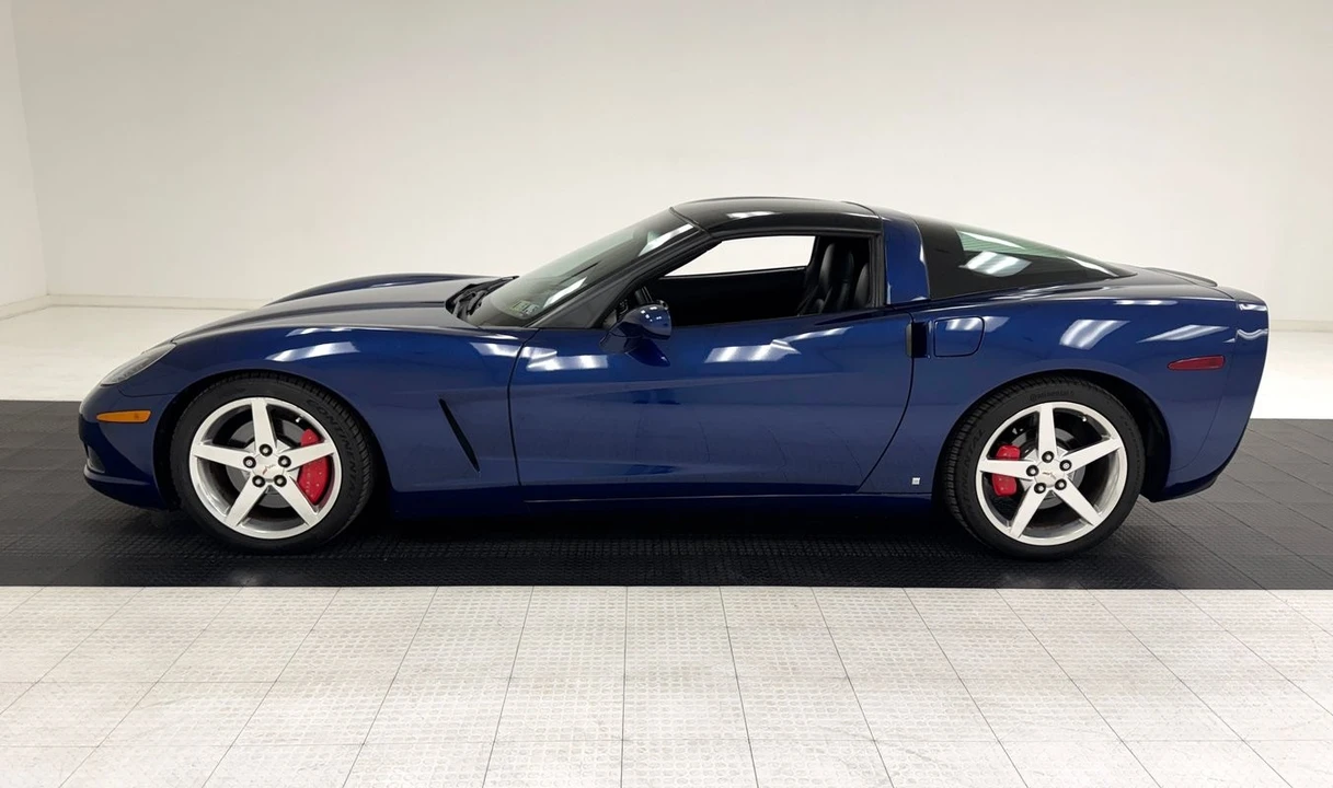 2007 Chevrolet Corvette C6 - Image 2 of 31