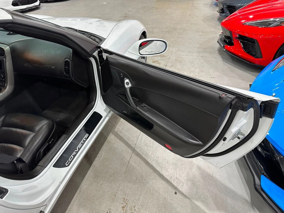 2007 Chevrolet Corvette C6 - Image 16 of 21