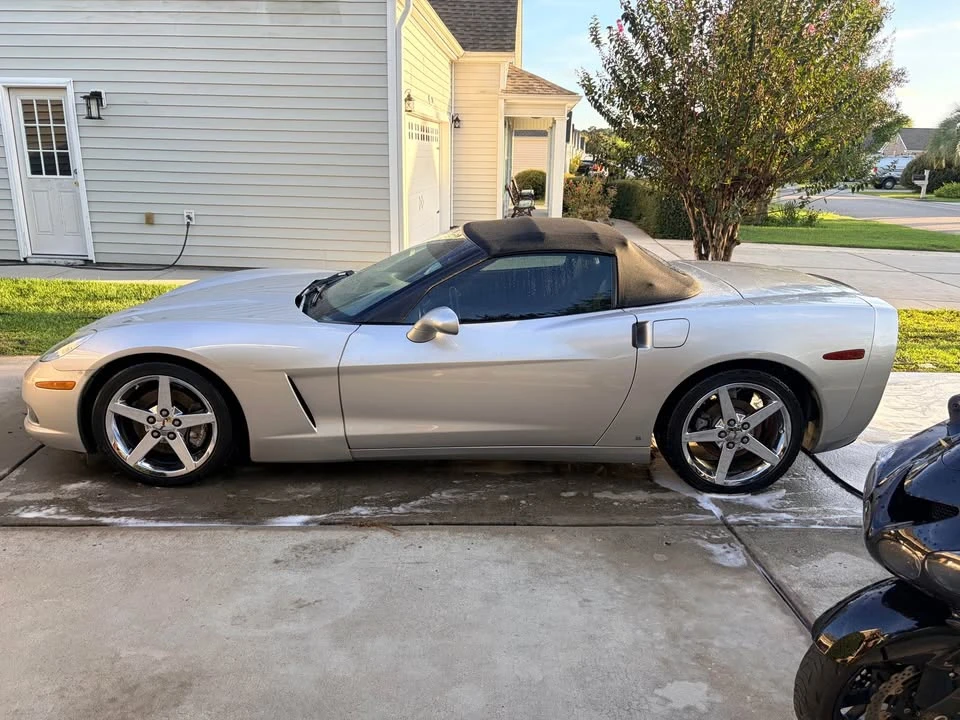 2007 Chevrolet Corvette C6 - Image 2 of 11